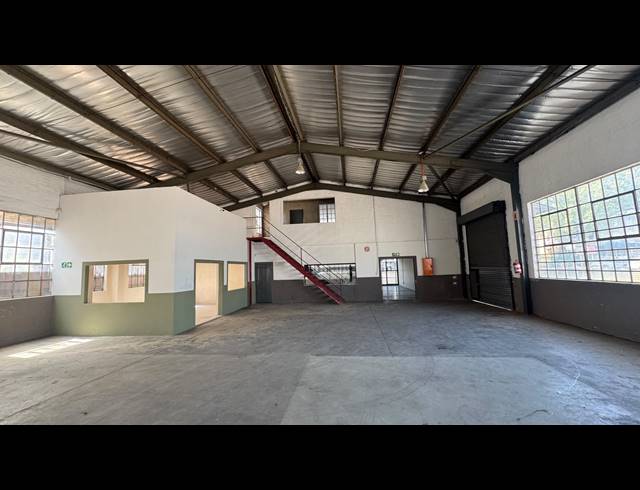 3,720M² WAREHOUSE TO LET IN WYNBERG